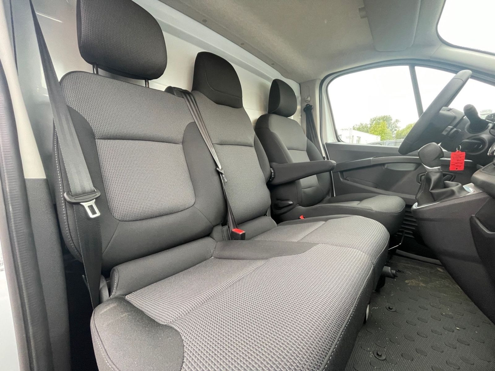 Nissan Primastar Kasten L2H1 3,0t dci150 DCT ACENTA 1ST AHK LRB 270