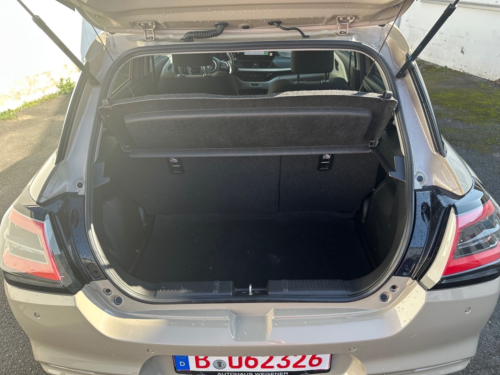 SUZUKI Swift Comfort Hybrid 1.2 MT - LED NAVI CAM SHZ