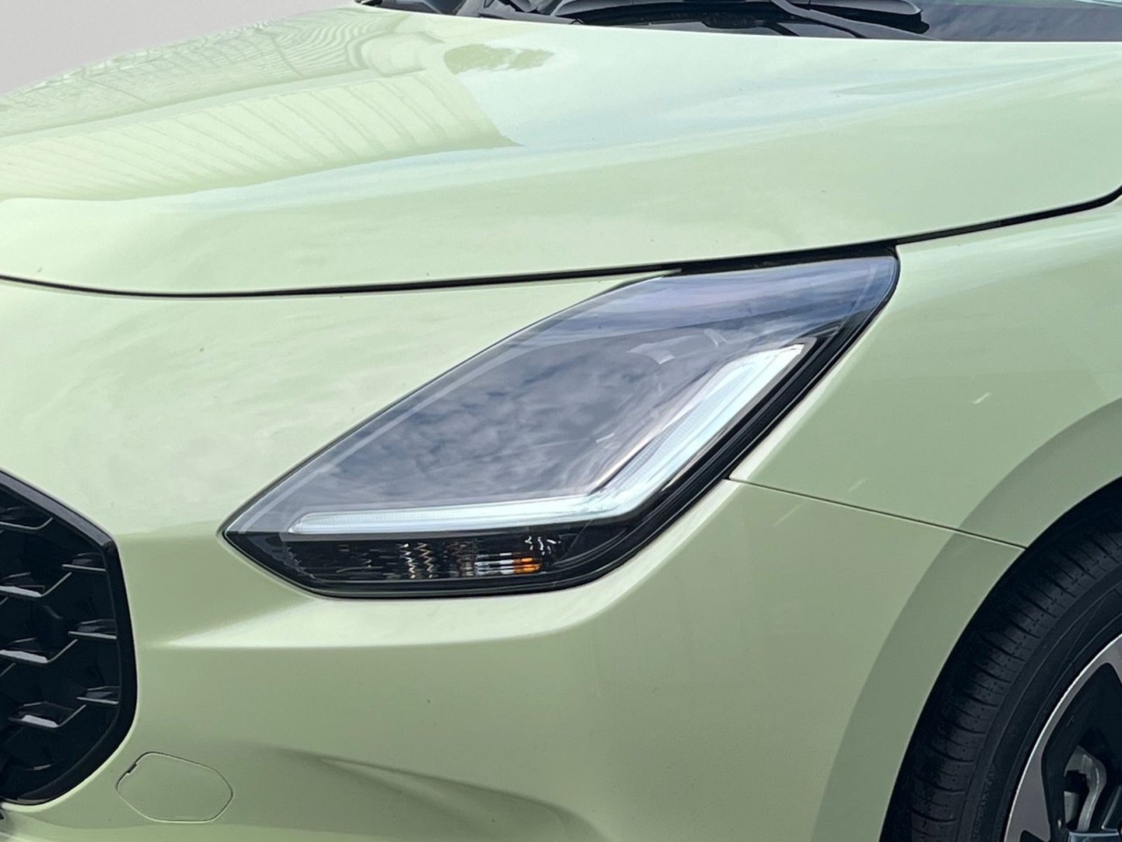 Suzuki SWIFT COMFORT+ CVT HYBRID
