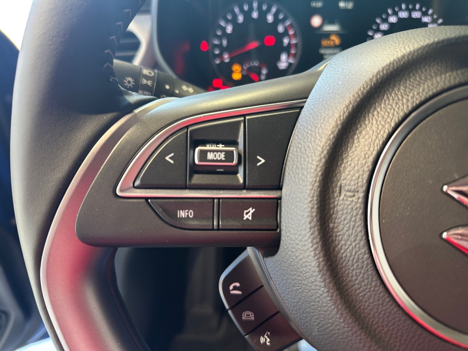 Suzuki Swift Comfort+ Hybrid  - SHZ CAM ACC NAVI CarPlay