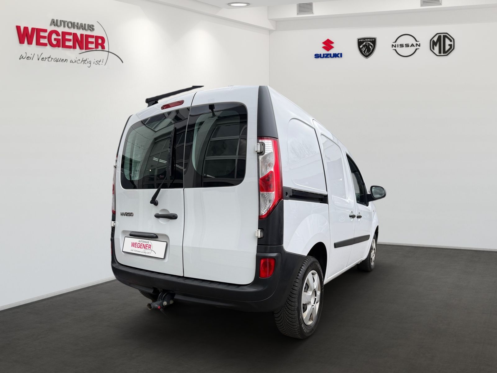 NISSAN NISSAN NV250 Kasten L1 2,0 6MT KLIMA RADIO AHK