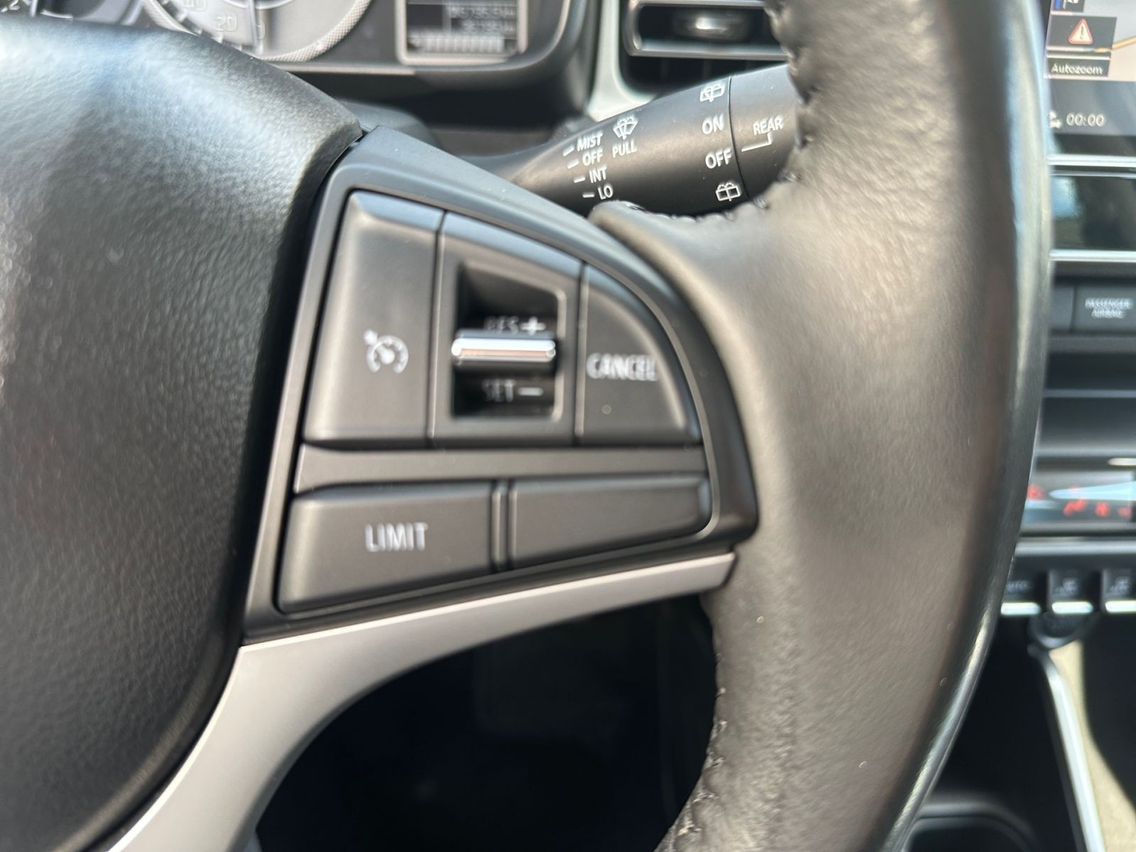 Suzuki Ignis Comfort+ Hybrid 1.2 MT NAVI*CAM*SHZ