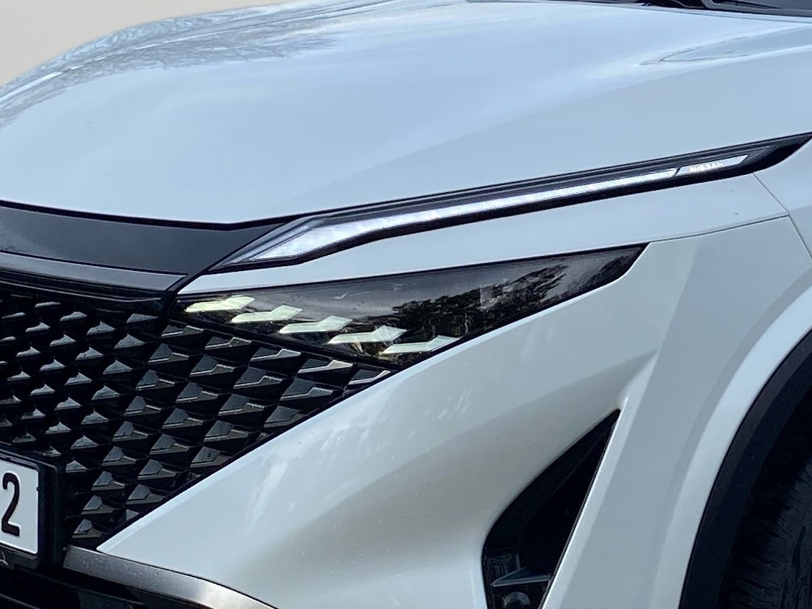 Nissan QASHQAI TEKNA AT MHEV 2 Farben