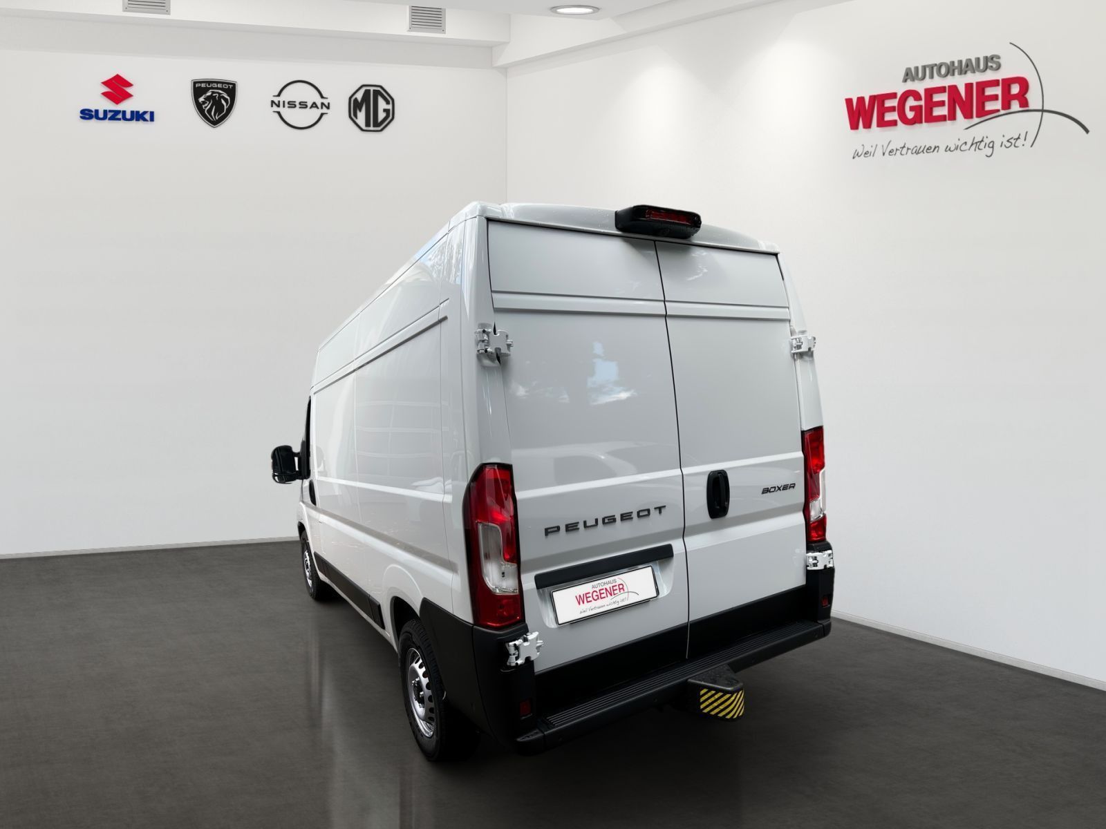 PEUGEOT Boxer Kastenwagen 335 L2H2 BlueHDi 140 EAT8