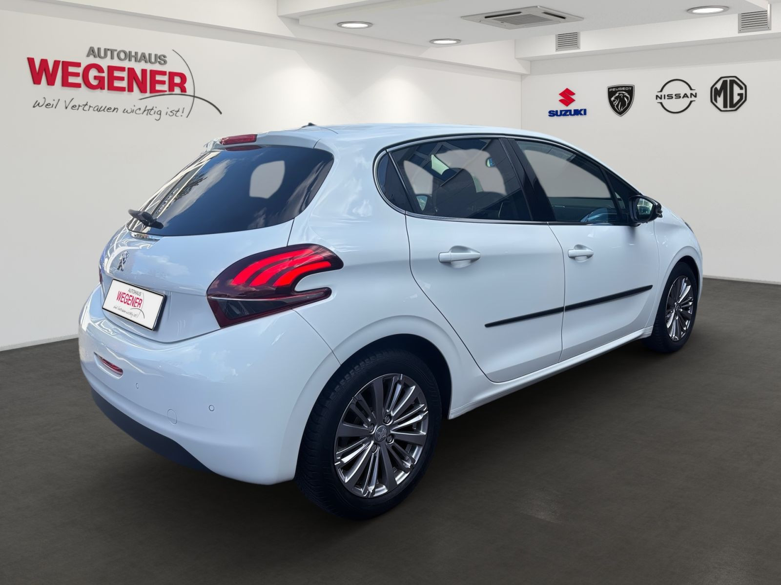 Peugeot 208 Allure AT CarPlay SITZHEIZUNG ALLWETTER LED