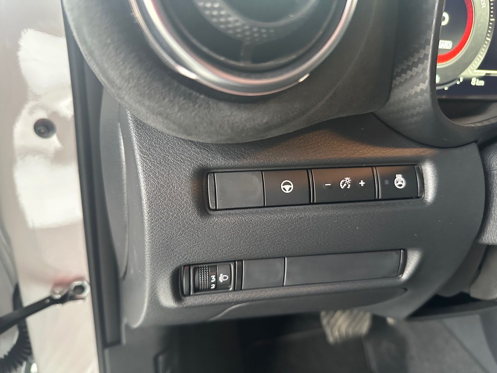 Nissan JUKE N-DESIGN 1.6 HYBRID 360° NAVI WINTER