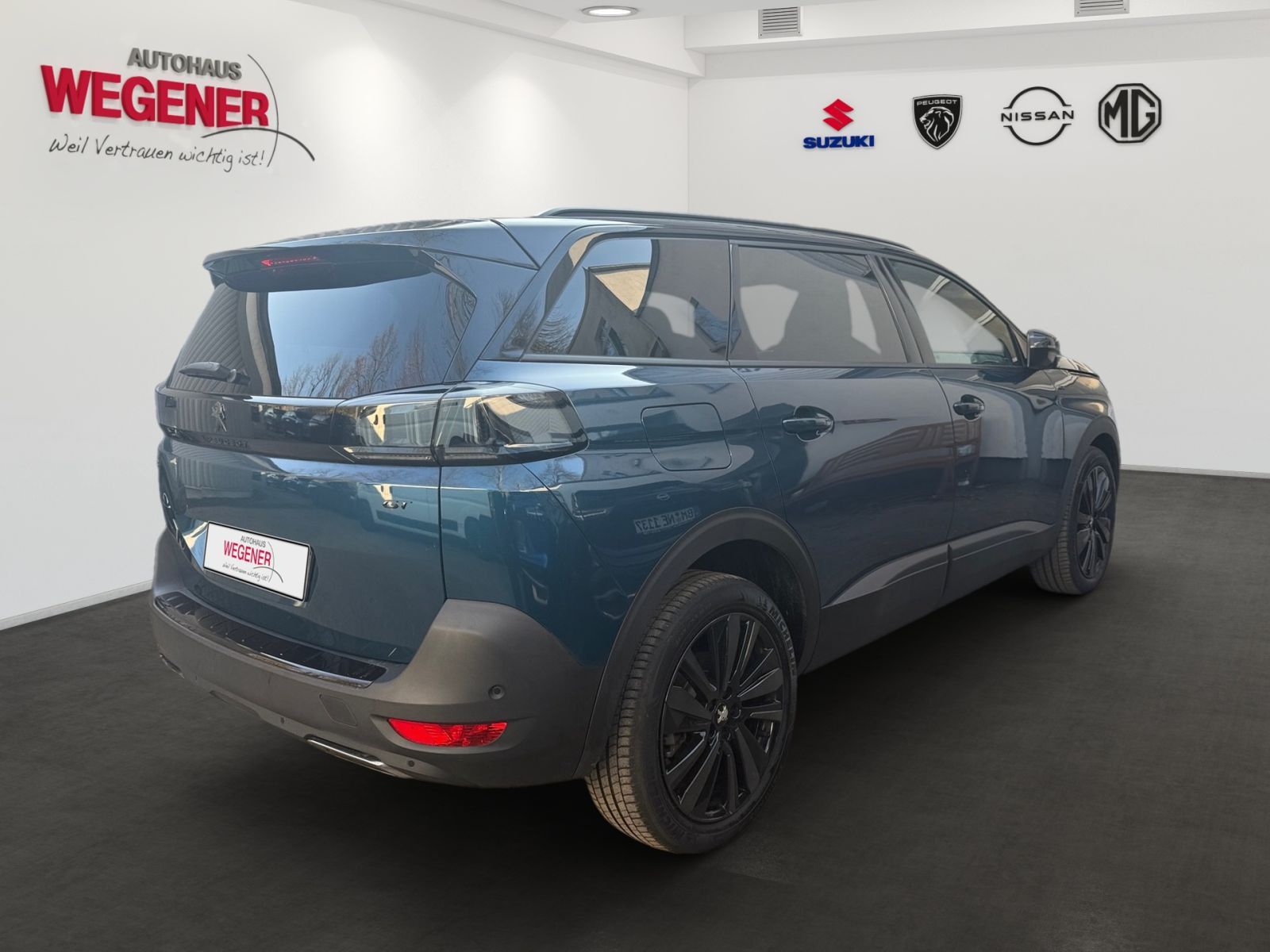 PEUGEOT 5008 GT PURETECH 130 EAT8 NAVI KAMERA SHZ