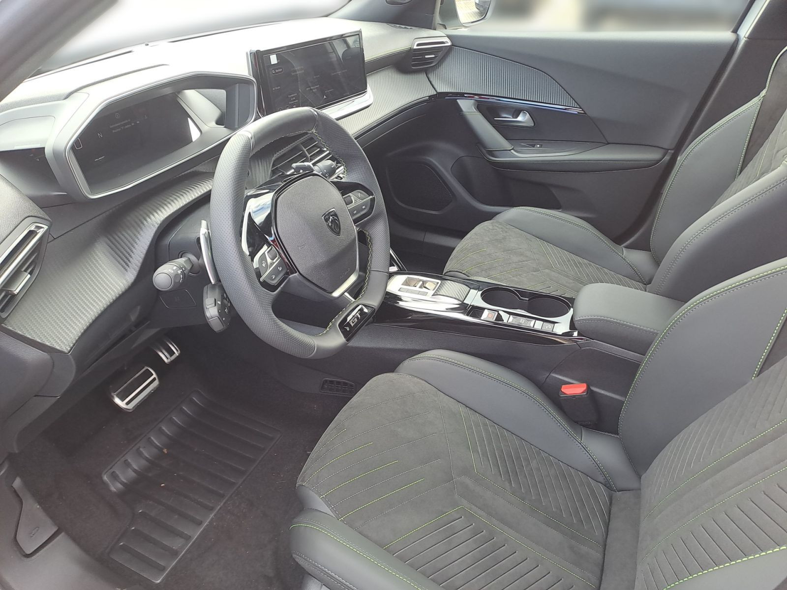 Peugeot 2008 GT HYBRID 145 e-DSC6 KAMERA SHZ NAVI