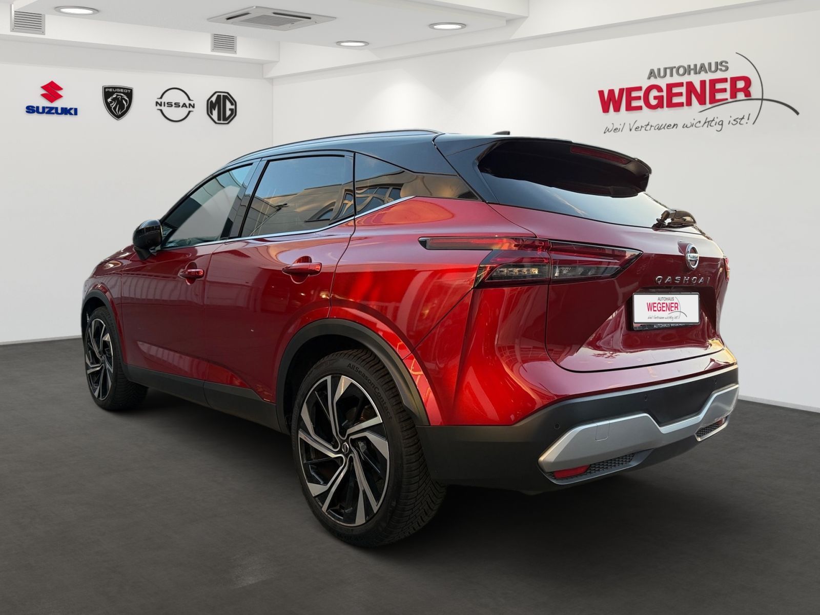 NISSAN QASHQAI TEKNA+4x4 AT+BOSE PANO NAVI 360° LEDER