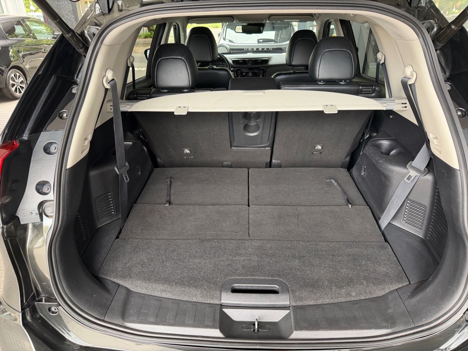 NISSAN X-Trail 1.3 DIG-T Tekna 7Sitzer Navi*Xenon*Leder
