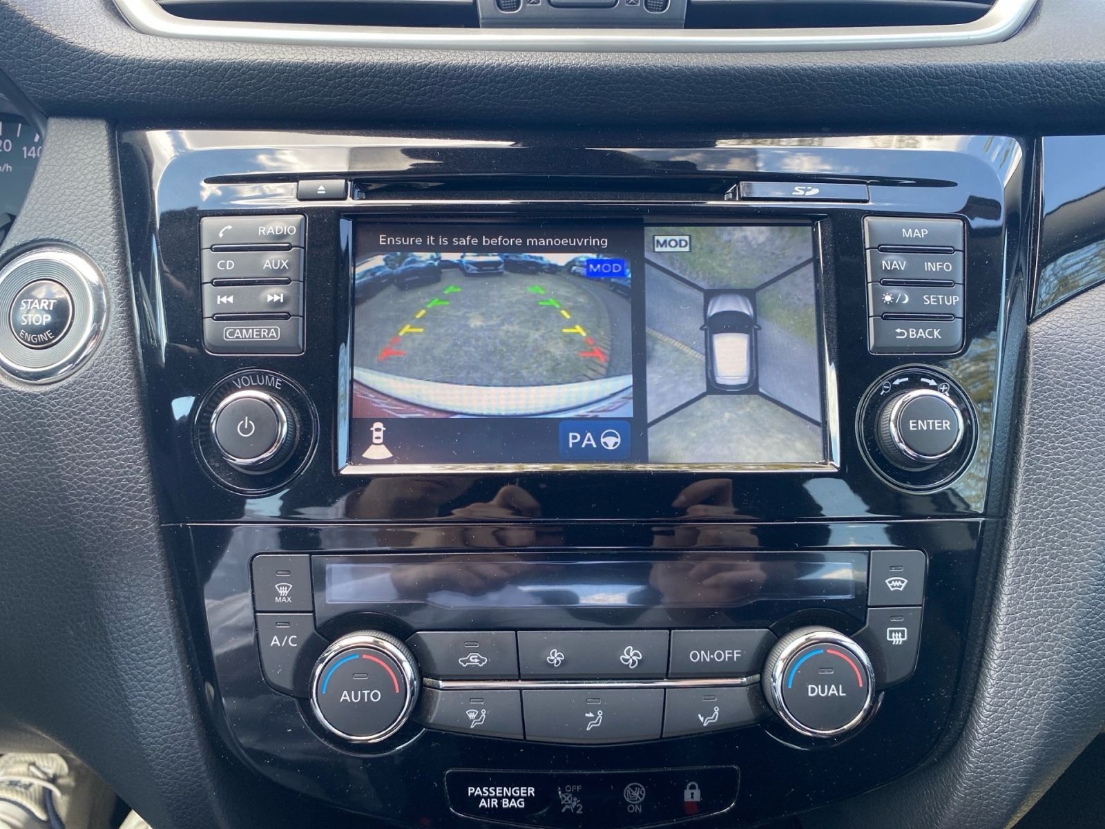 NISSAN QASHQAI Tekna 1.5dCi Safety+I-PA Glasdach EURO6