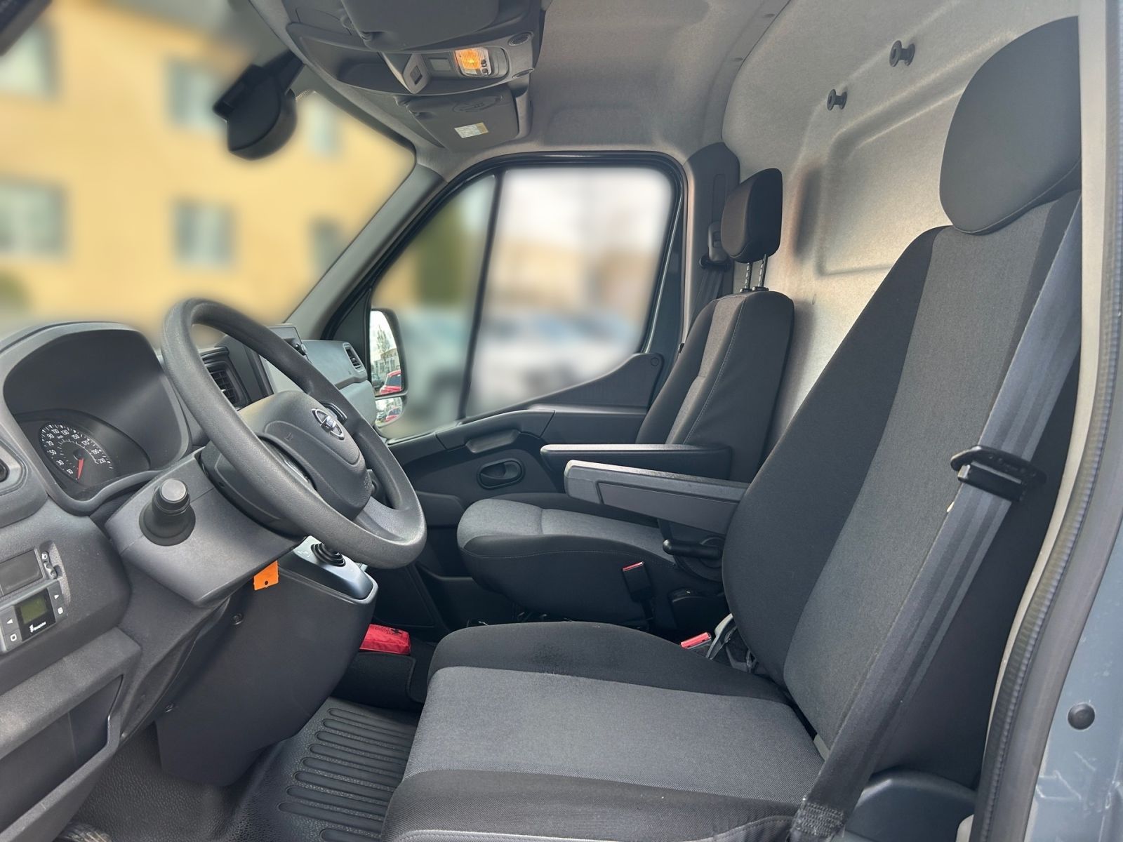 NISSAN Interstar 2.2 dci AT L2H2 - Stdhzg Navi CarPlay