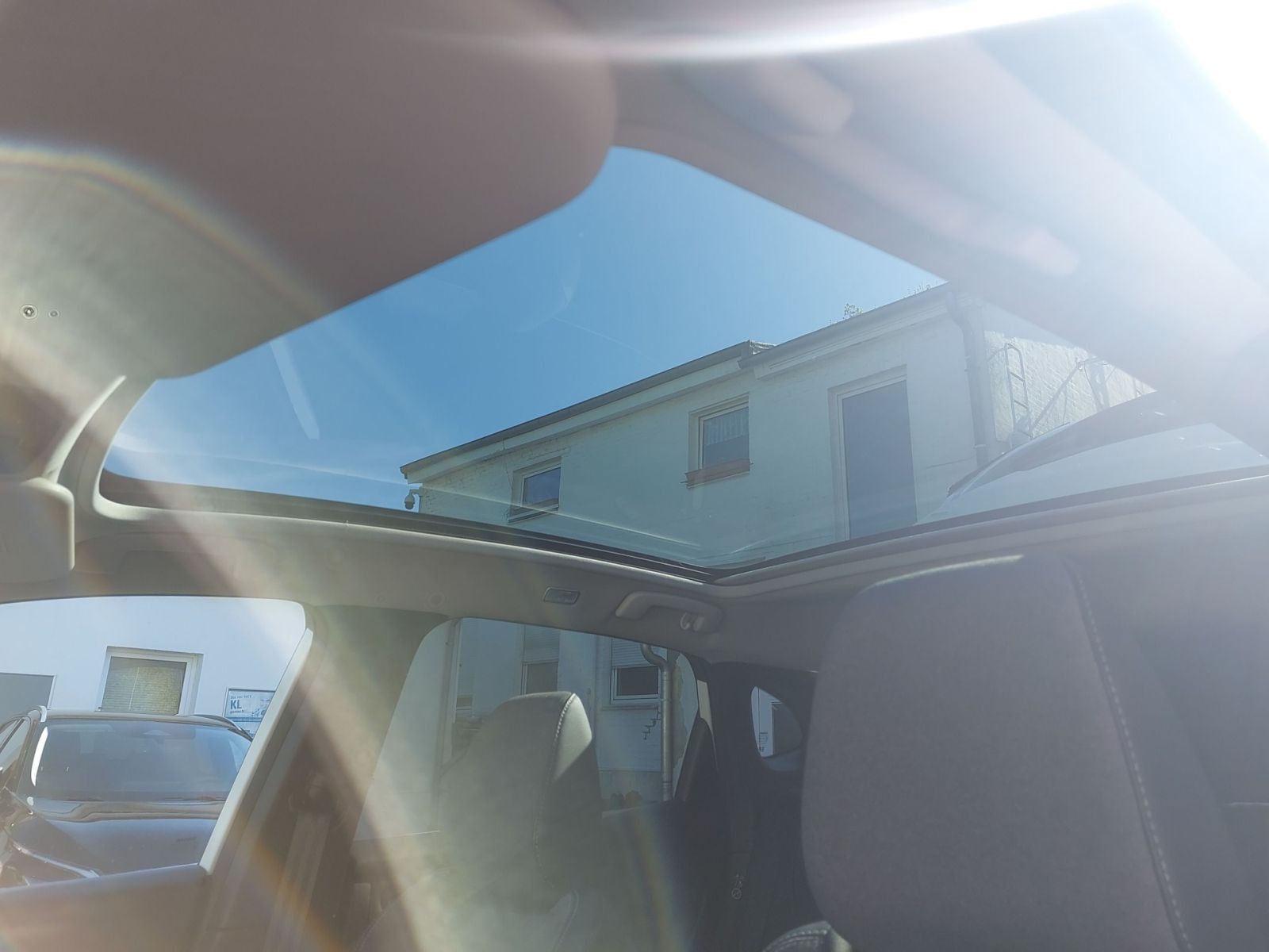NISSAN Qashqai 1.3 DIG-T N-Connecta HeadUp*Pano*Navi