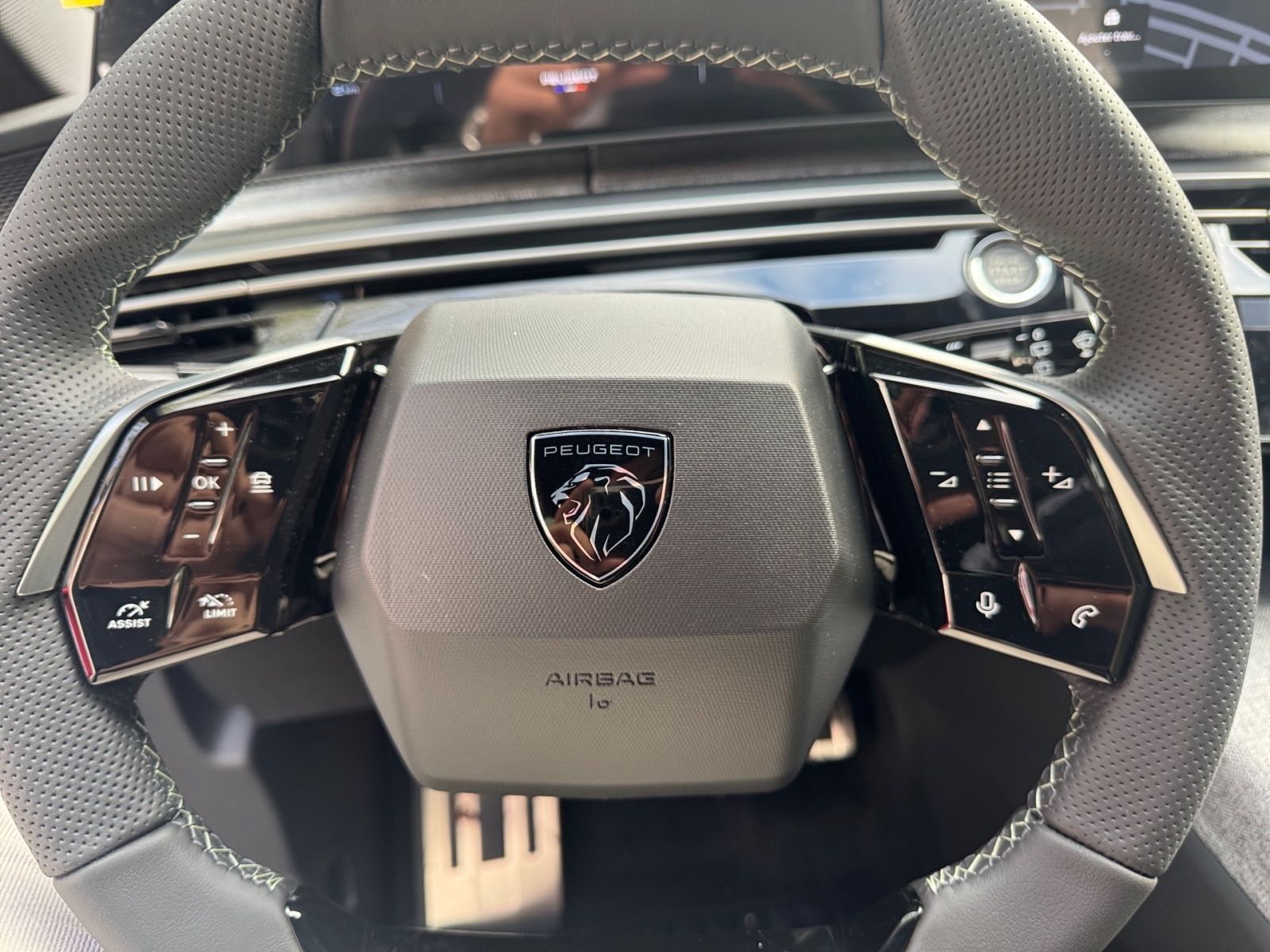 PEUGEOT 5008 GT Hybrid 145 e-DSC *Kamera*21"Curved*Air*