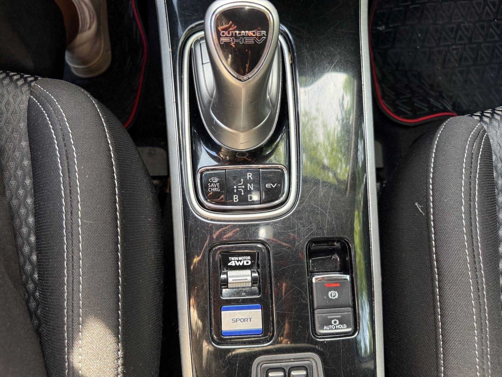 MITSUBISHI Outlander Hybrid 2.4 4WD CVT CarPlay*Kessy*CAM