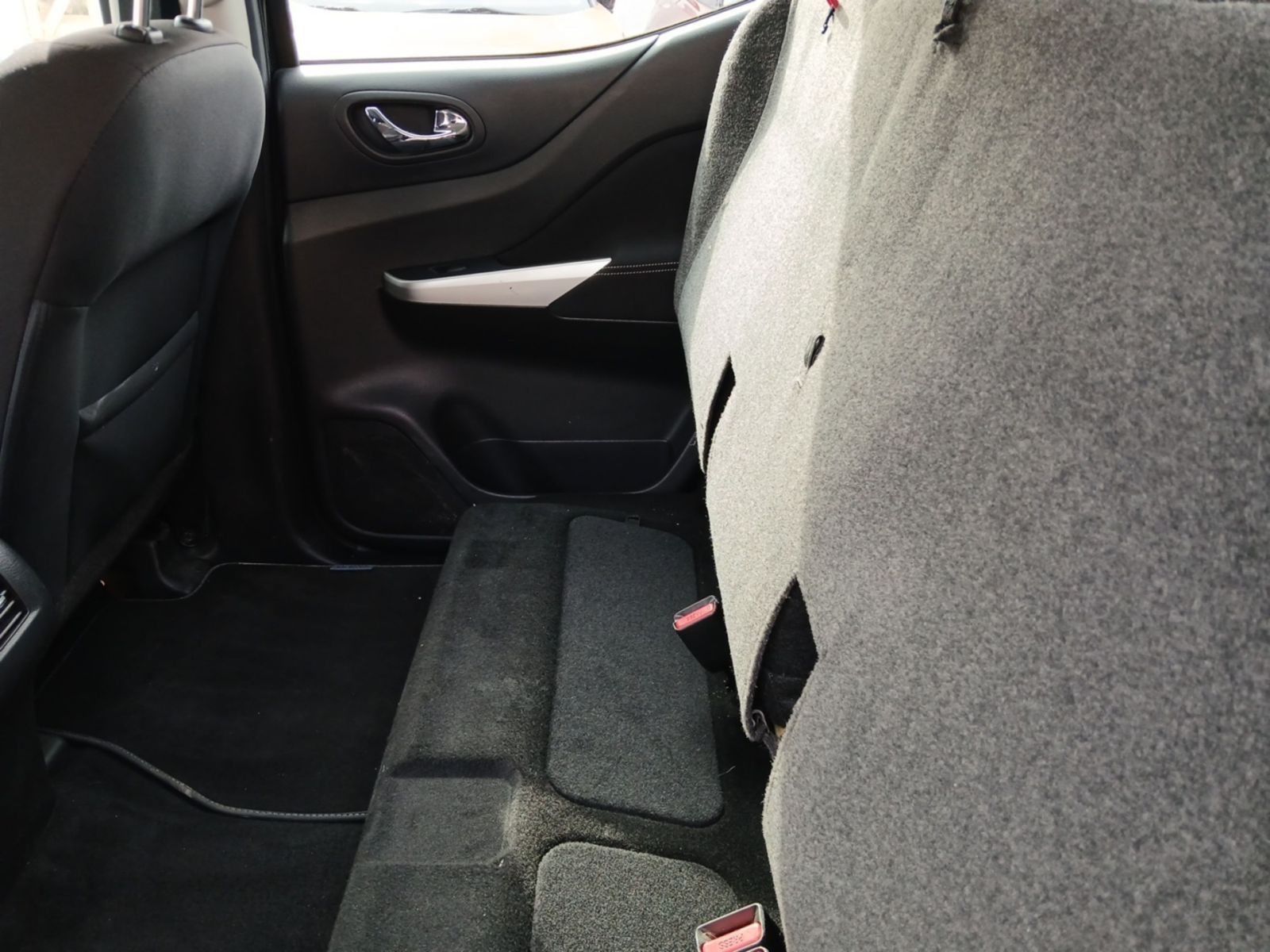 NISSAN NAVARA 2.3 dCi 4x4 DC Acenta WR-Satz*GRA*AHK