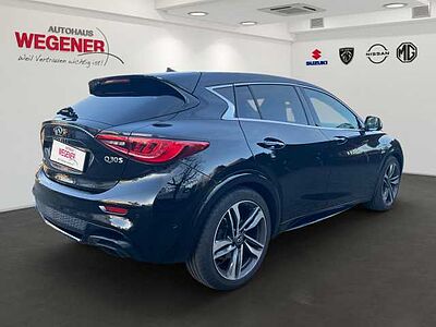 Infiniti Q30 T 2.0 AT AWD LED NAVI KAM SITZHEIZUNG BOSE Sport