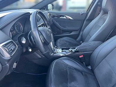 Infiniti Q30 T 2.0 AT AWD LED NAVI KAM SITZHEIZUNG BOSE Sport