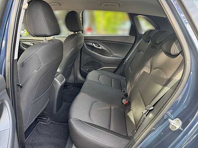 Hyundai i30 TREND 1.4 T-GDI *PDC*SHZ*NAVI*LHZ*