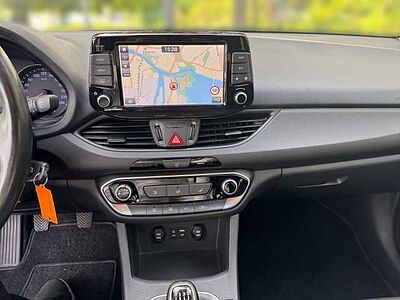 Hyundai i30 TREND 1.4 T-GDI *PDC*SHZ*NAVI*LHZ*