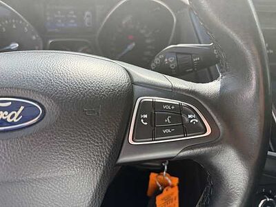 Ford FOCUS EcoBoost 1.5 Turnier *SHZ*PDC*NAVI* Business
