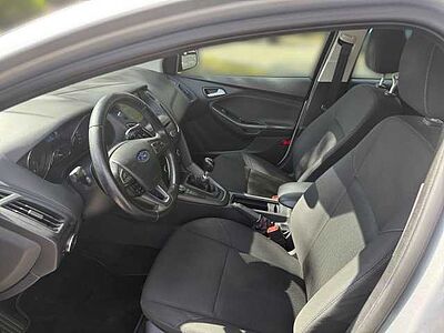 Ford FOCUS EcoBoost 1.5 Turnier *SHZ*PDC*NAVI* Business