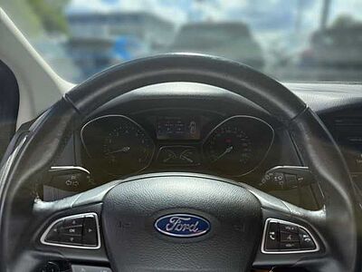 Ford FOCUS EcoBoost 1.5 Turnier *SHZ*PDC*NAVI* Business
