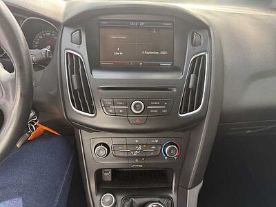 Ford FOCUS EcoBoost 1.5 Turnier *SHZ*PDC*NAVI* Business